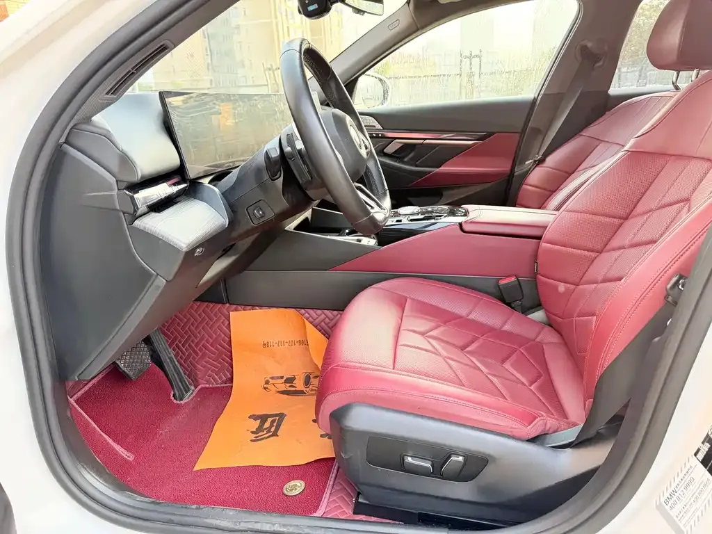 BMW 5 Series 2025 из CN, фото 7