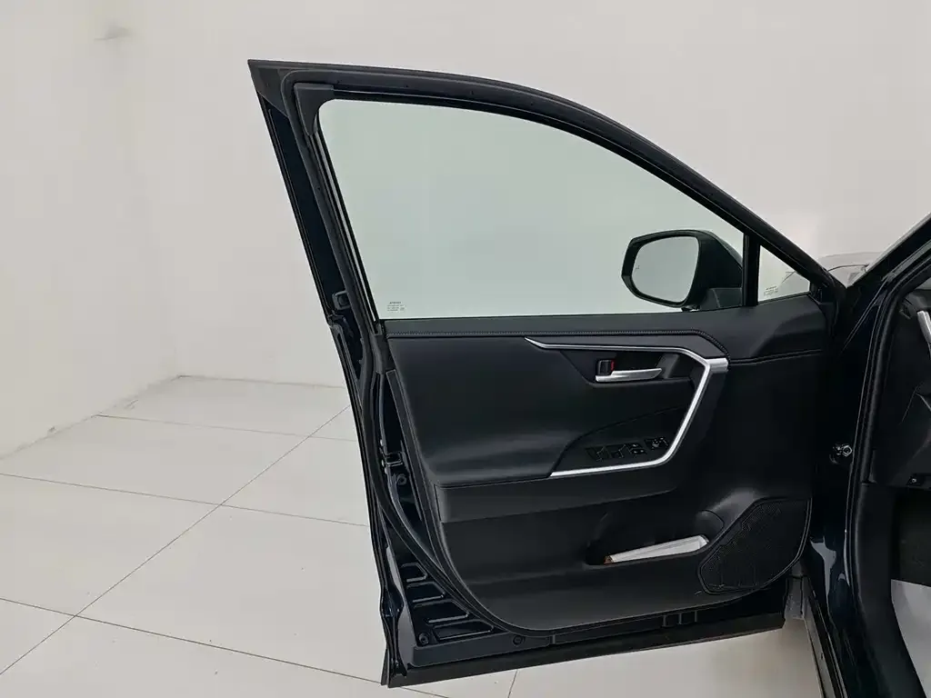 Toyota Wildlander 2023 из CN, фото 9