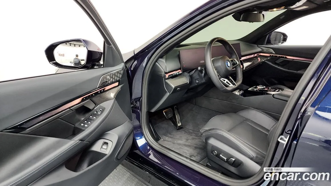 BMW 5-Series 2025 из KR, фото 4