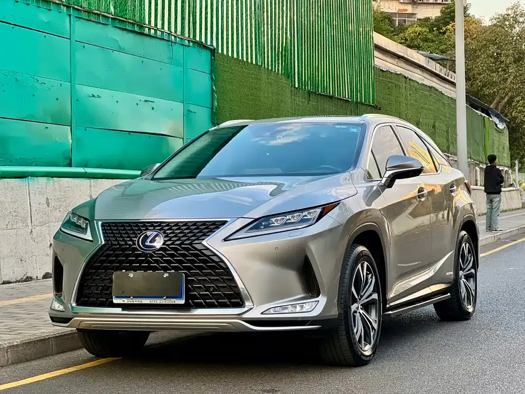Lexus RX — фото 1