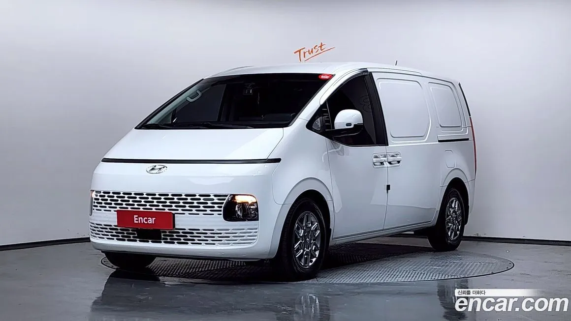 Hyundai Staria — фото 1