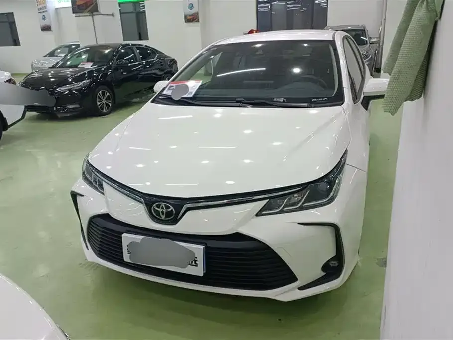 Toyota Corolla 2023 из CN, фото 1