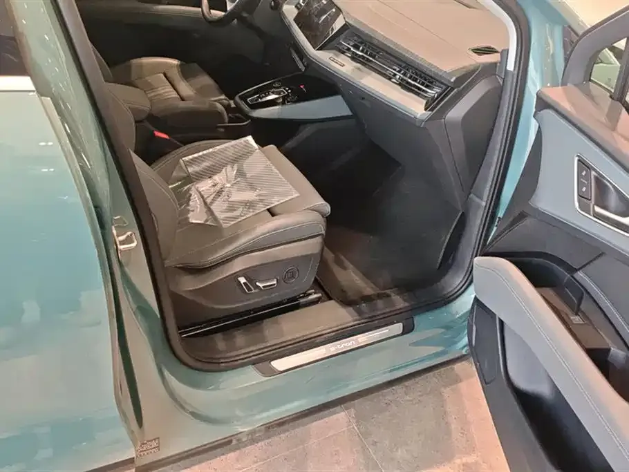 Audi Q5 e-tron 2023 из CN, фото 8
