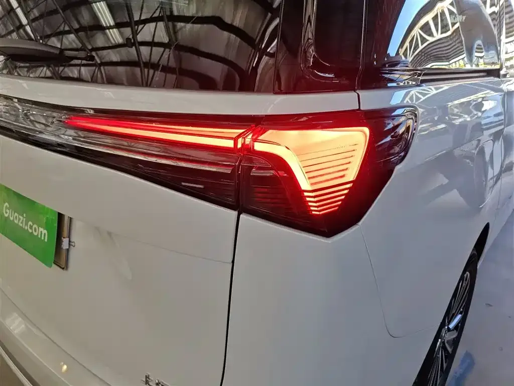 Buick GL8 Hybrid 2025 из CN, фото 3