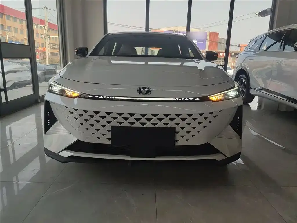 Changan UNI-V iDD 2025 из CN, фото 3