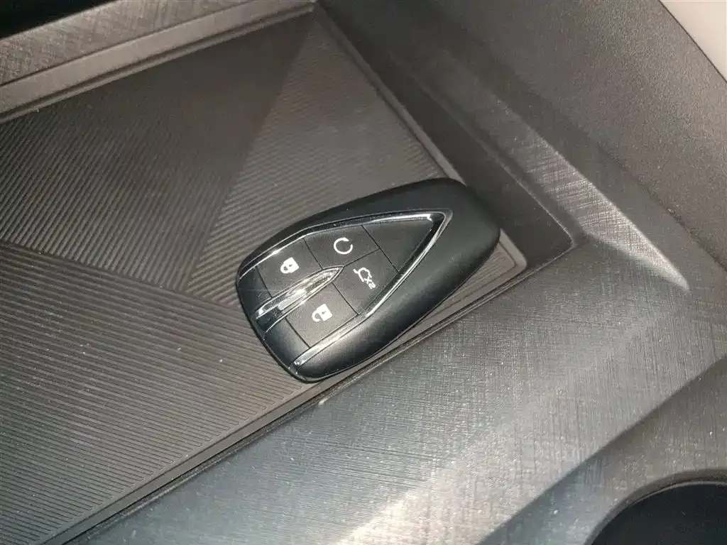 Changan UNI-V iDD 2025 из CN, фото 6