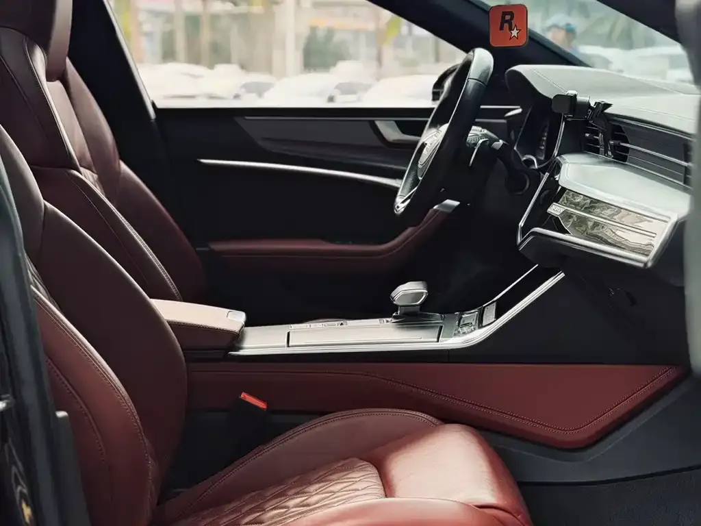 Audi A7L 2024 из CN, фото 4