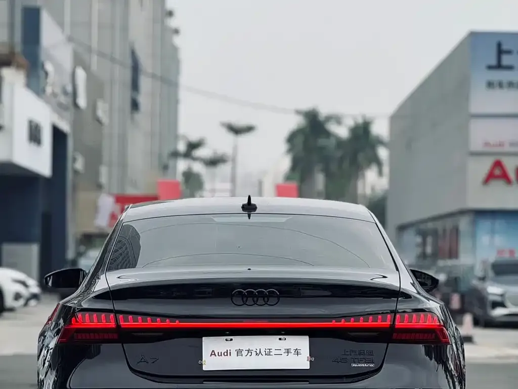 Audi A7L 2024 из CN, фото 6