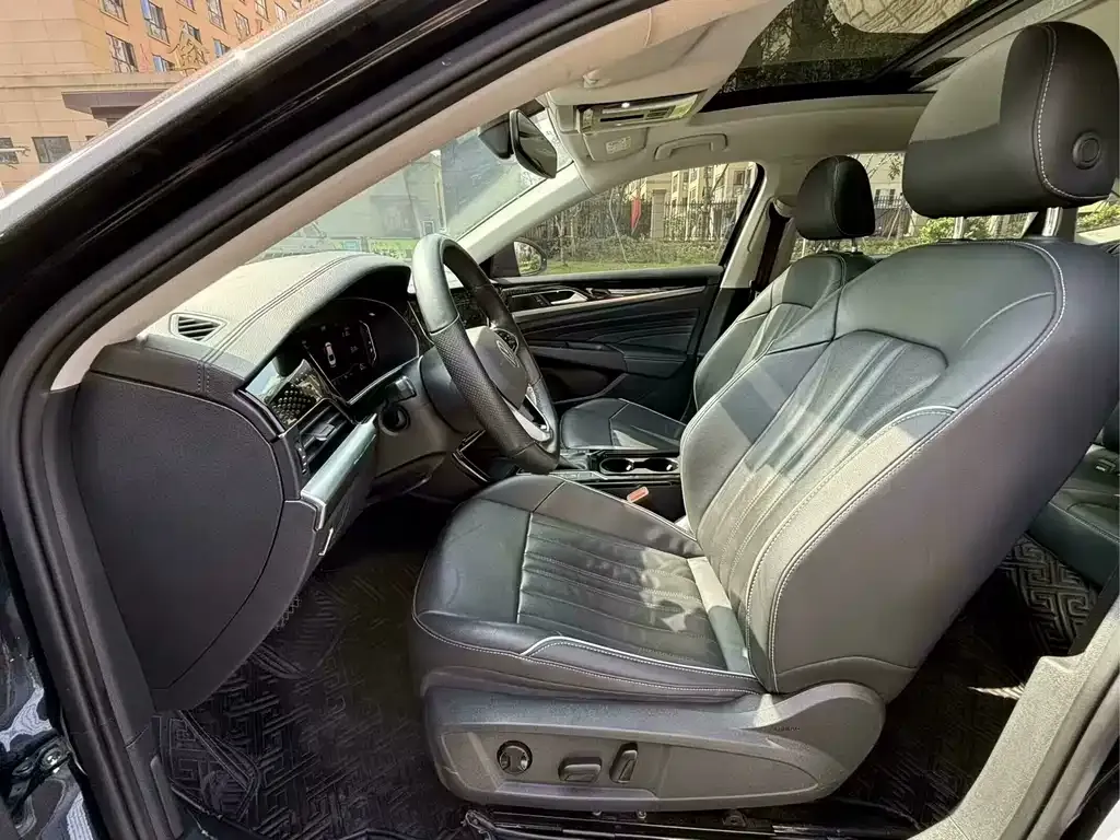 Volkswagen Passat — фото 10