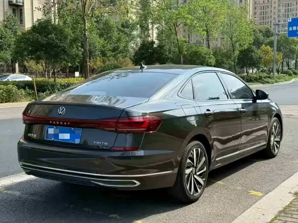 Volkswagen Passat — фото 4