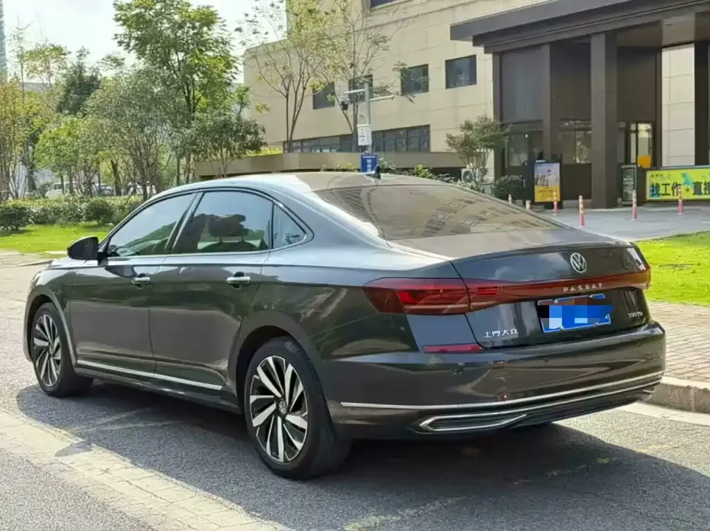 Volkswagen Passat — фото 6