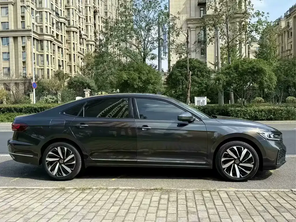 Volkswagen Passat — фото 8