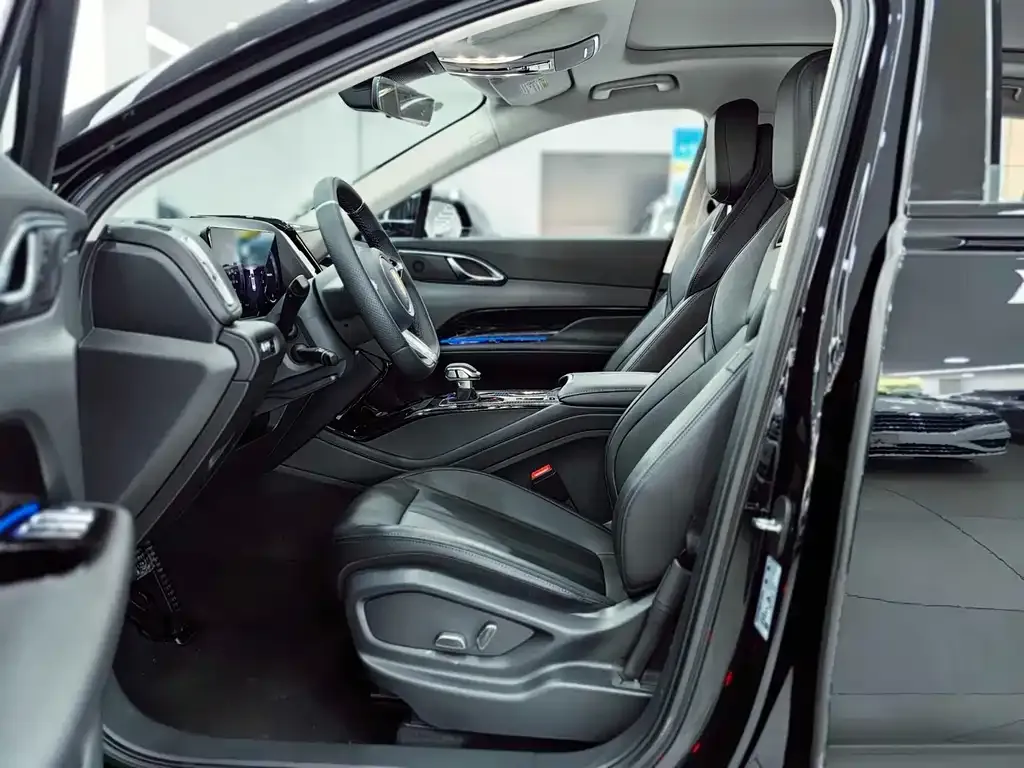 Hongqi HS3 PHEV 2024 из CN, фото 4