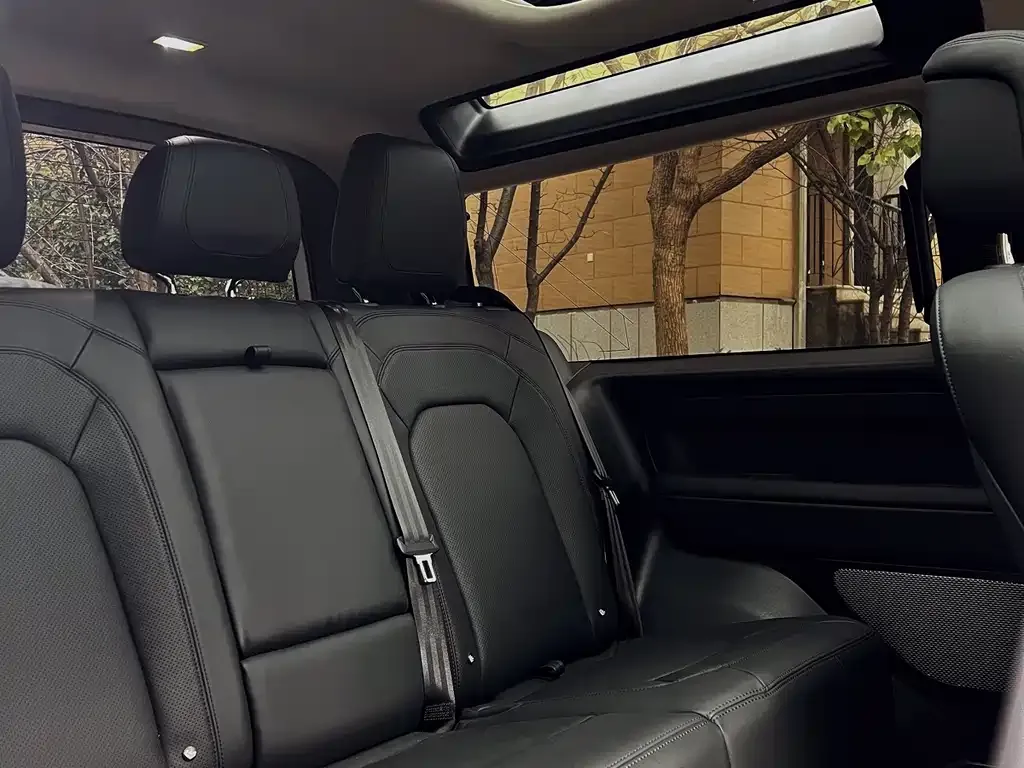Land Rover Defender 2025 из CN, фото 3