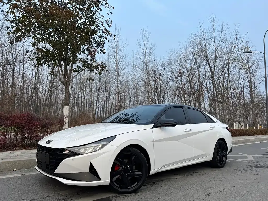 Hyundai Elantra 2023 из CN, фото 1