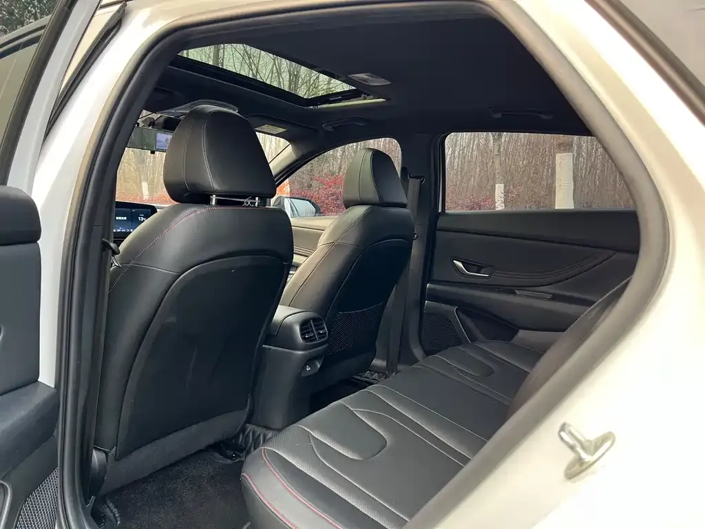 Hyundai Elantra 2023 из CN, фото 6