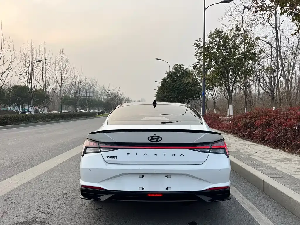 Hyundai Elantra 2023 из CN, фото 8