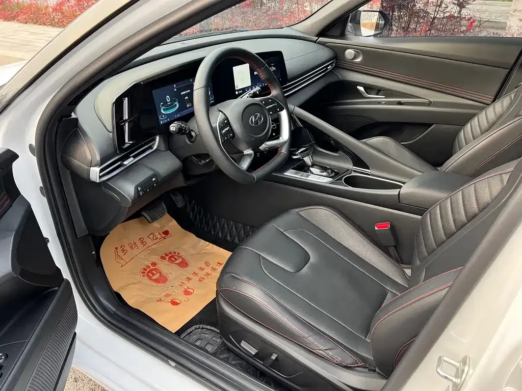 Hyundai Elantra 2023 из CN, фото 4