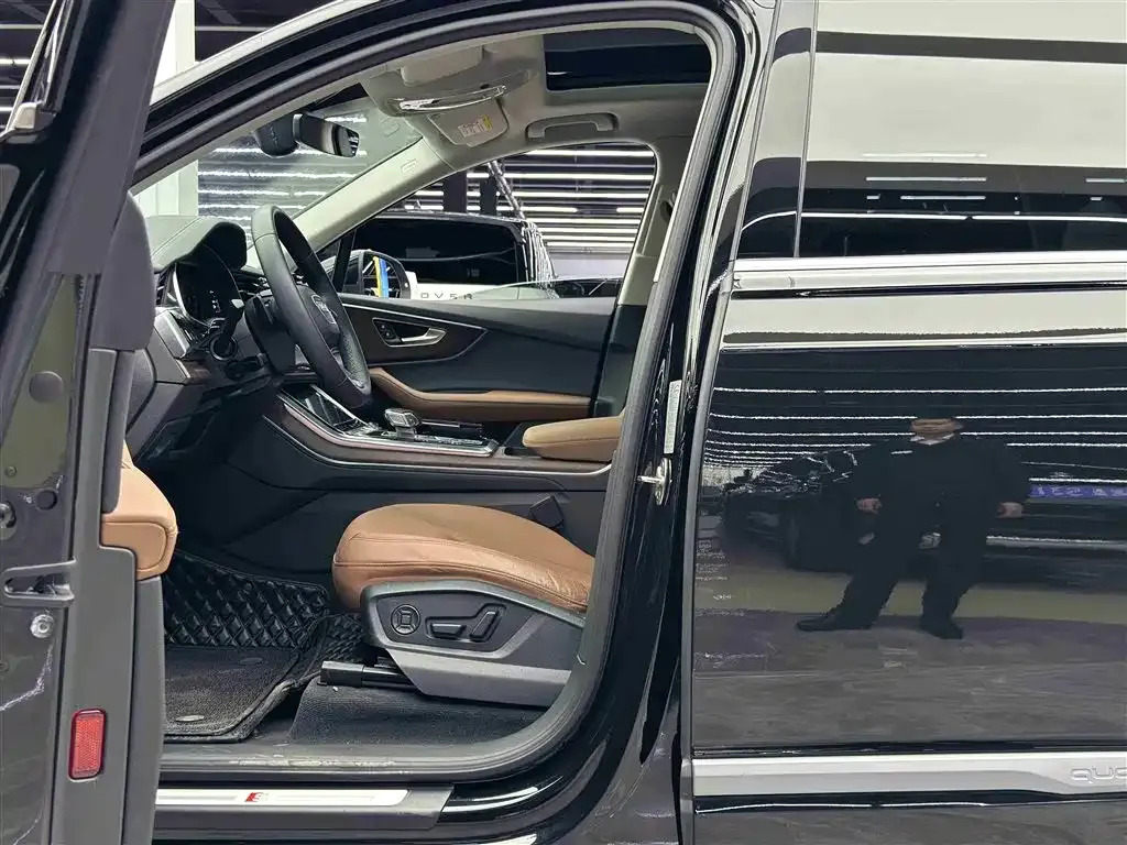 Audi Q7 2024 из CN, фото 6