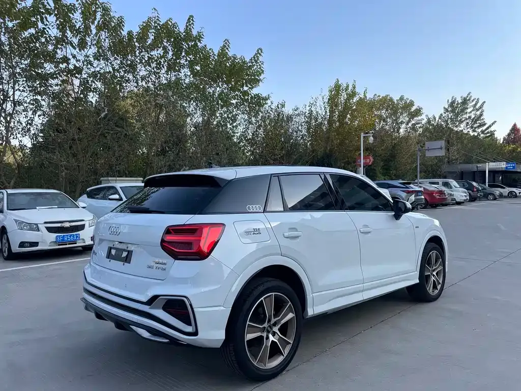 Audi Q2L 2023 из CN, фото 7