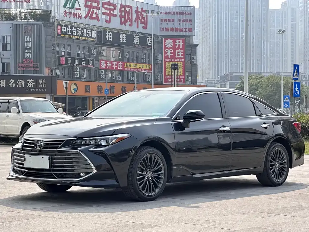 Toyota Avalon 2022 из CN, фото 1