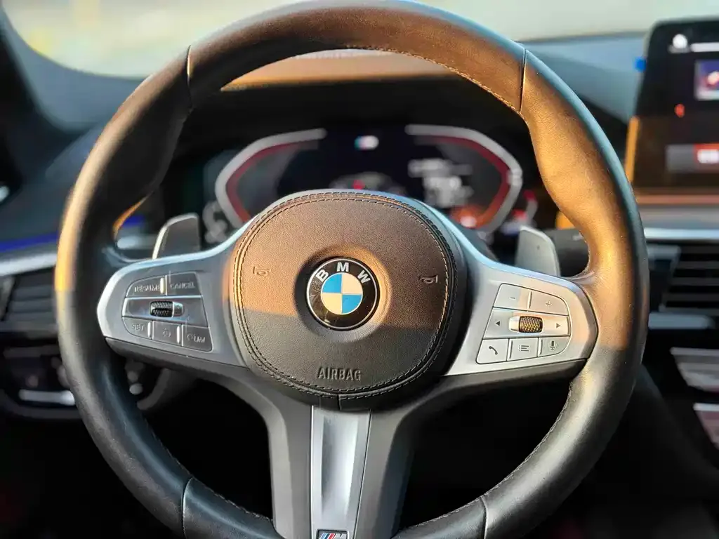 BMW 5 Series 2023 из CN, фото 7