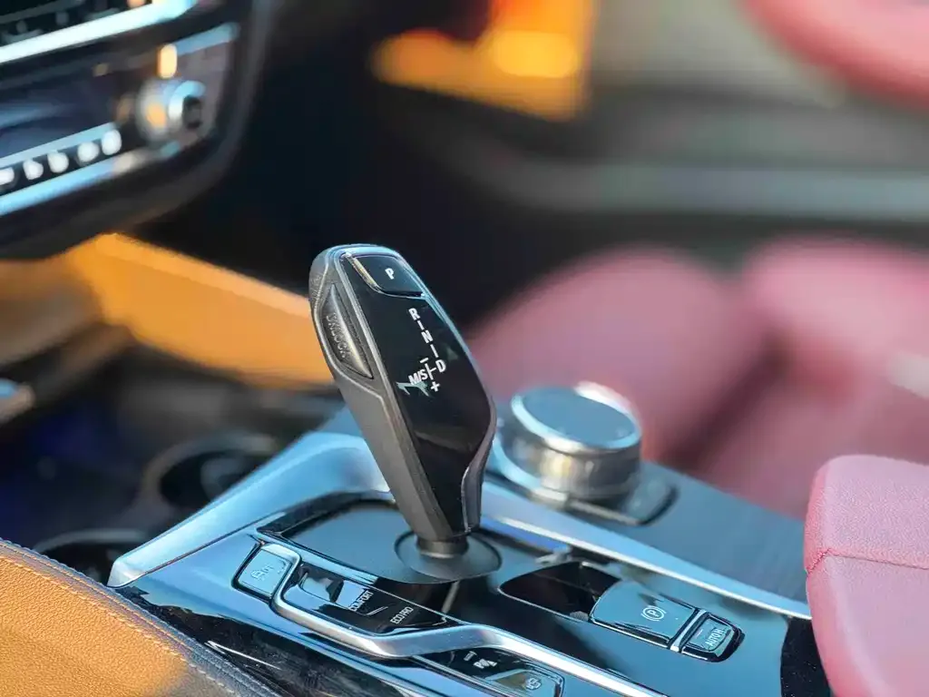 BMW 5 Series 2023 из CN, фото 3