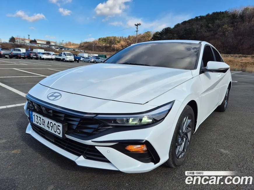 Hyundai AVANTE — фото 1