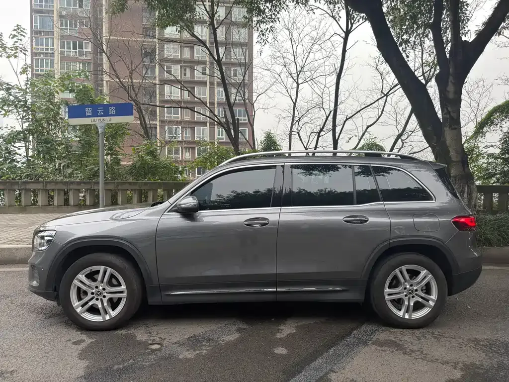 Mercedes-Benz GLB — фото 10