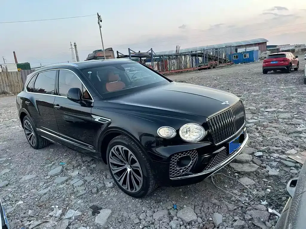 Bentley Bentayga 2023 из CN, фото 9