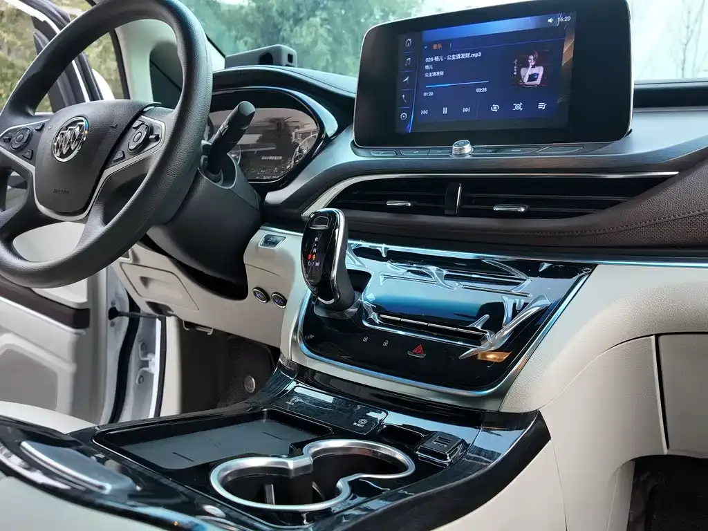 Buick GL8 2024 из CN, фото 9