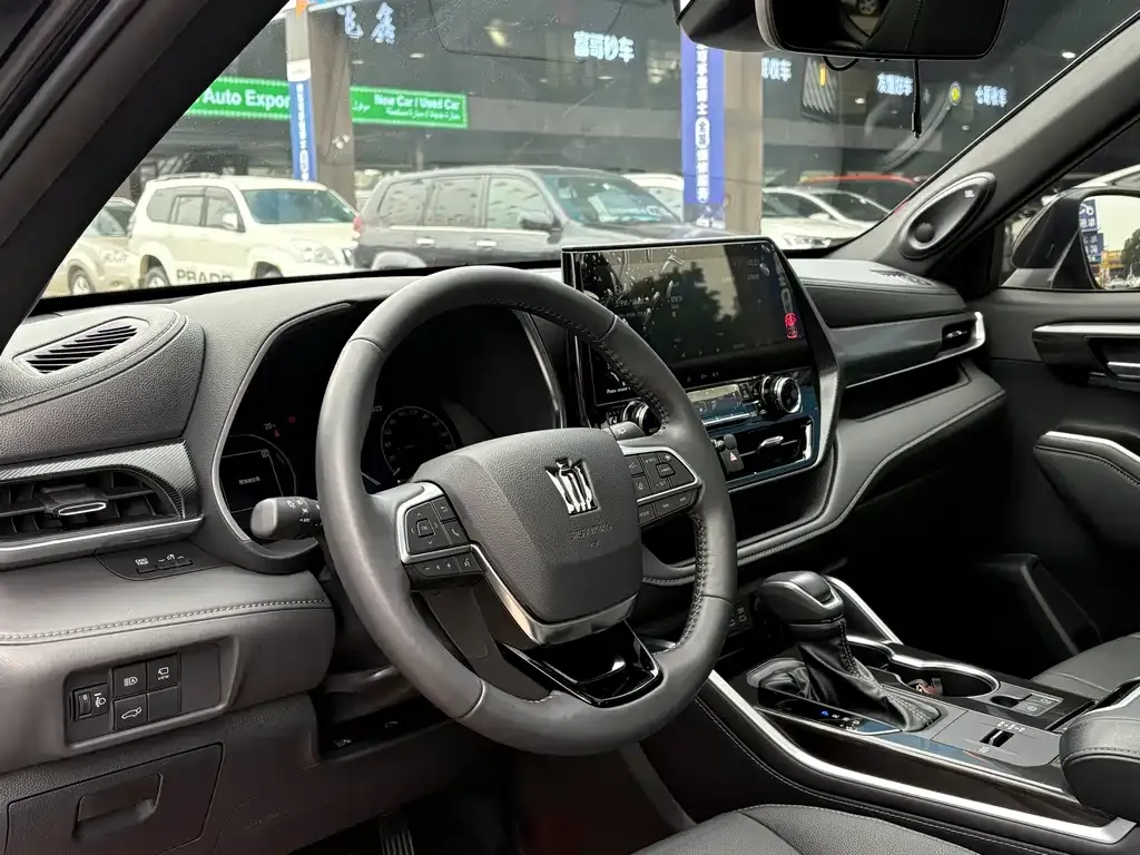 Toyota Crown Kluger 2023 из CN, фото 5