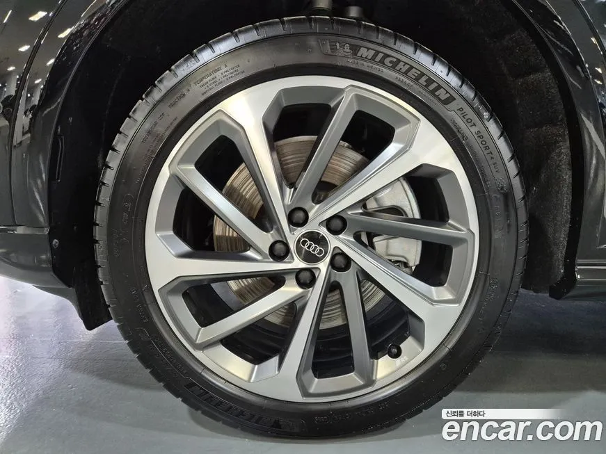 Audi Q5 2025 из KR, фото 9