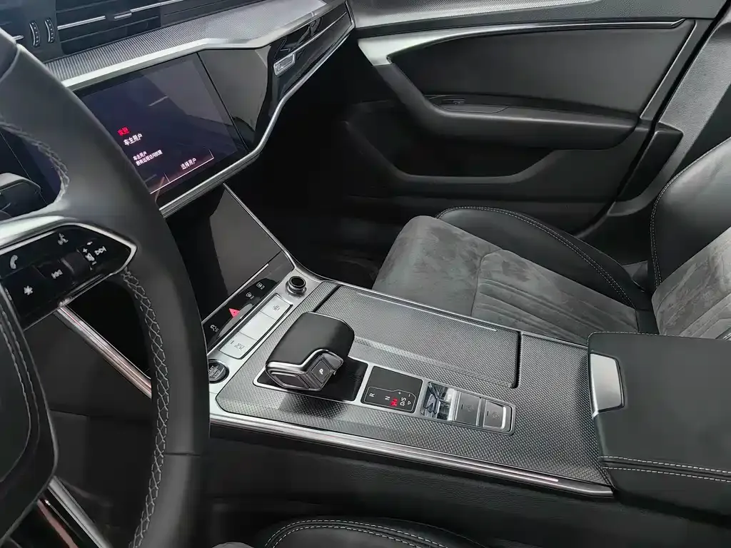 Audi A6L 2023 из CN, фото 9