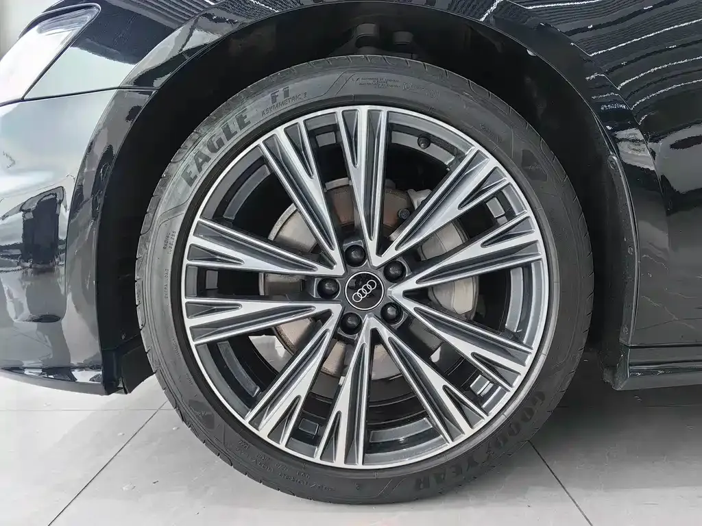 Audi A6L 2023 из CN, фото 10