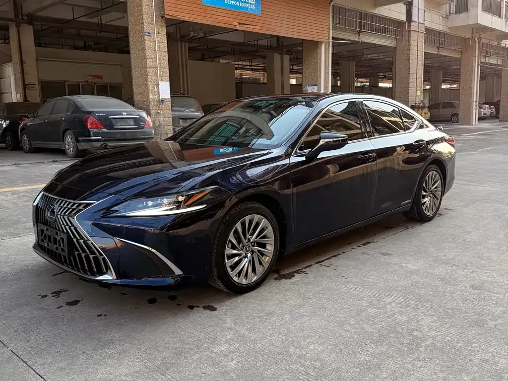 Lexus ES — фото 10