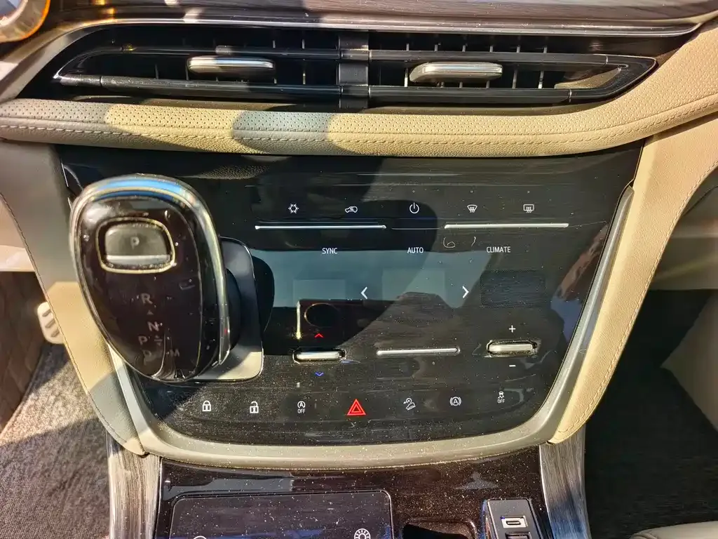 Buick GL8 2023 из CN, фото 3