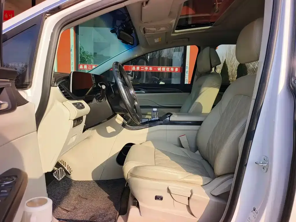 Buick GL8 2023 из CN, фото 8