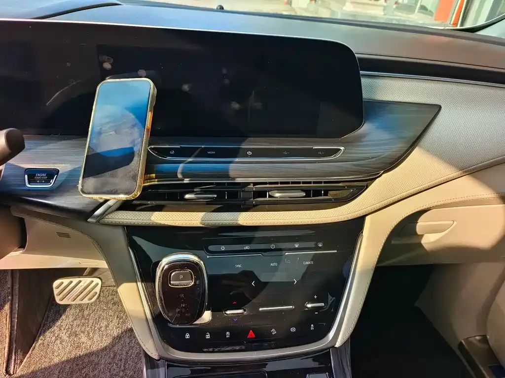 Buick GL8 2023 из CN, фото 7