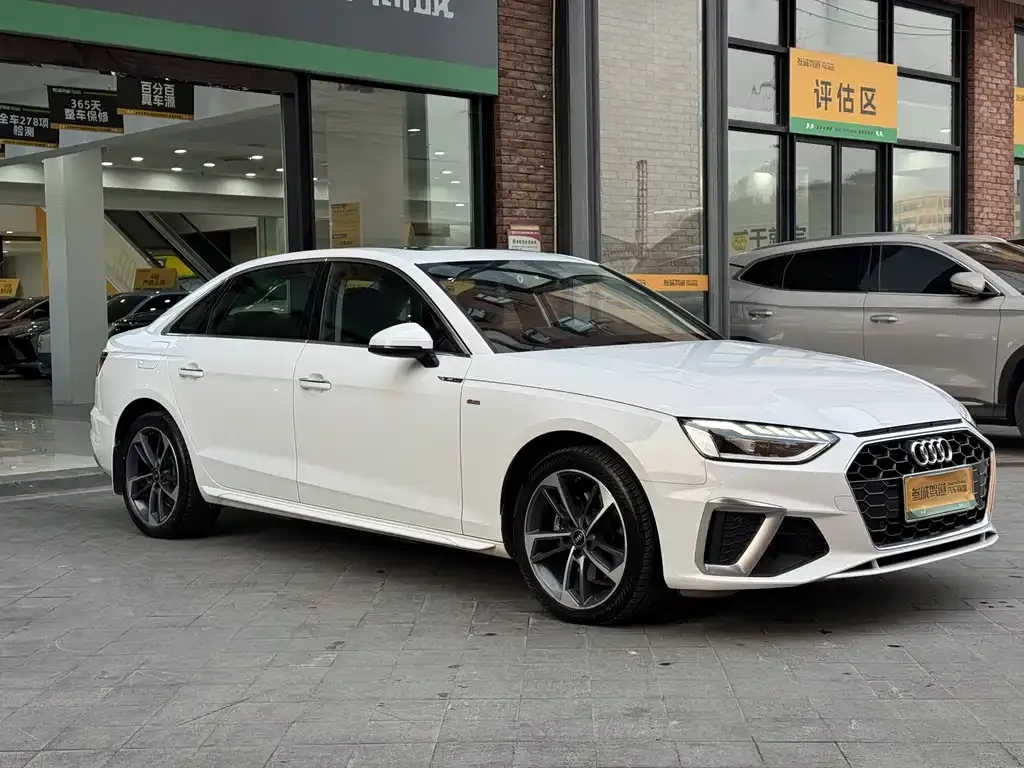 Audi A4L 2022 из CN, фото 3