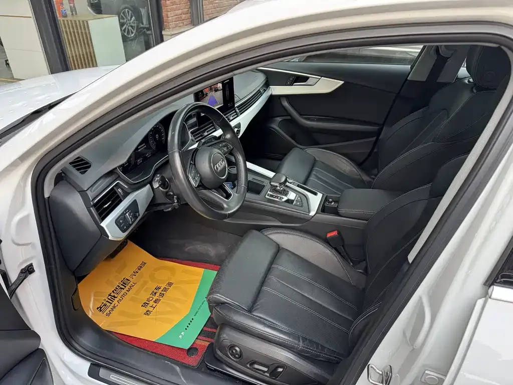 Audi A4L 2022 из CN, фото 6