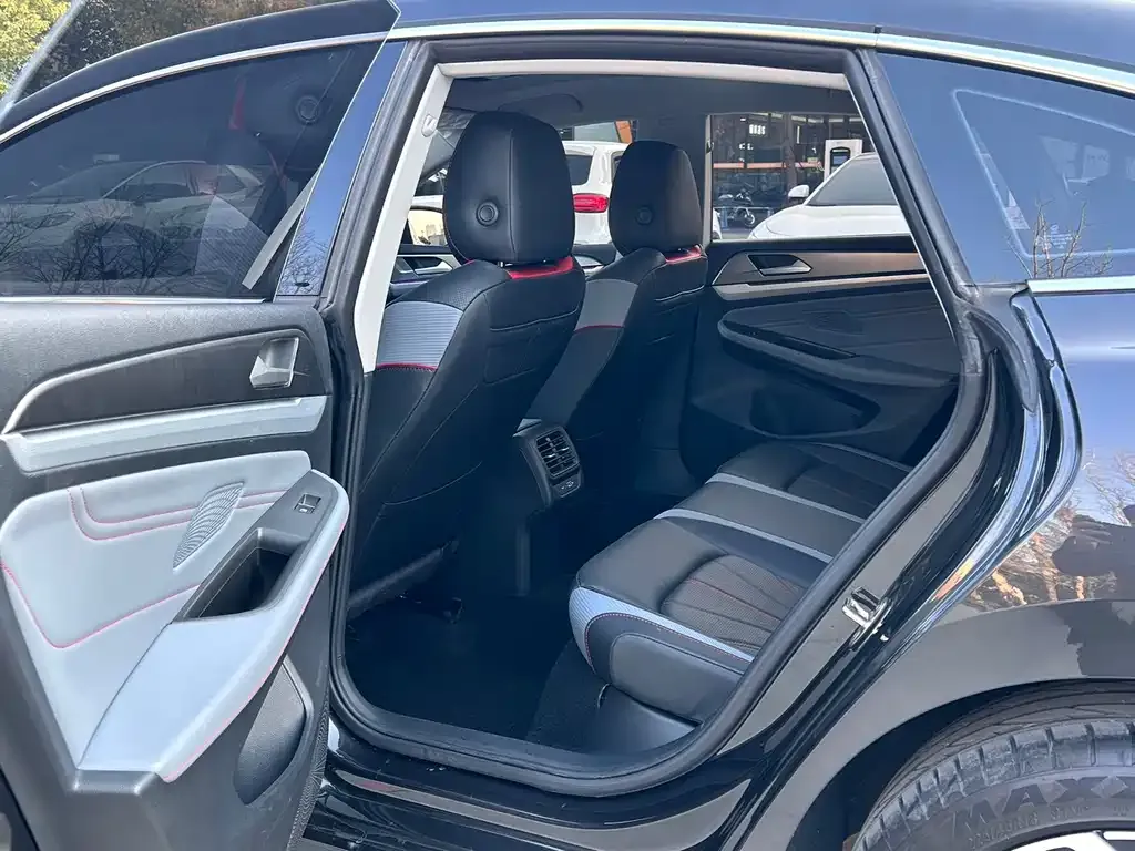 Volkswagen Lamando 2023 из CN, фото 8