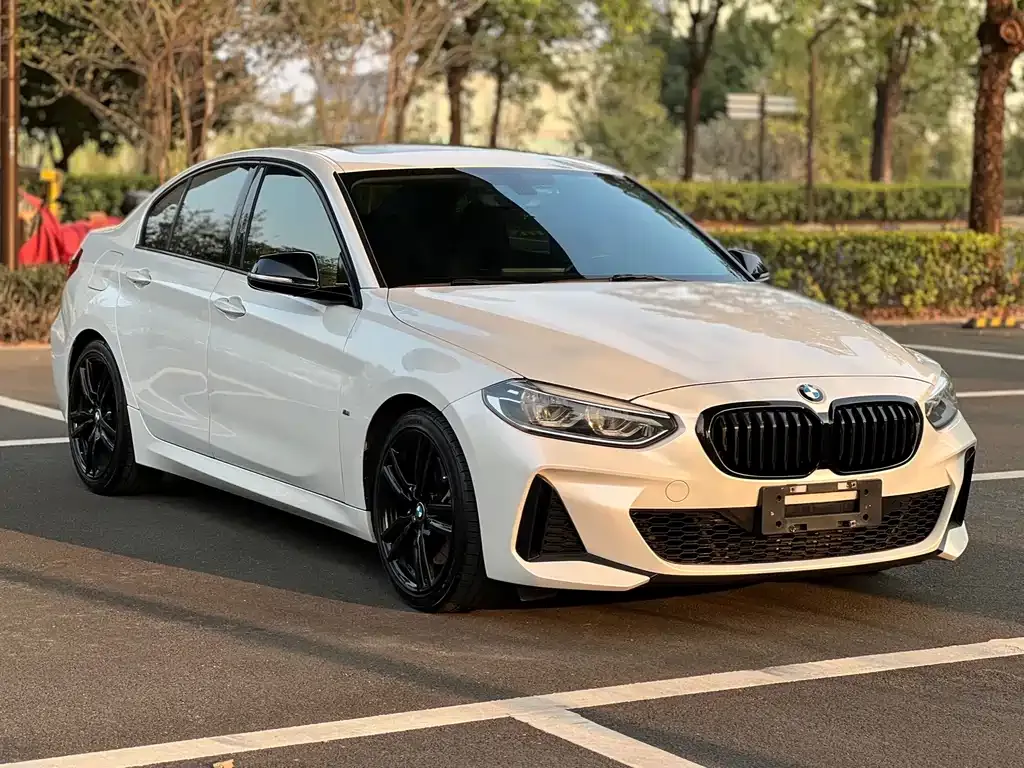 BMW 1 Series 2021 из CN, фото 9
