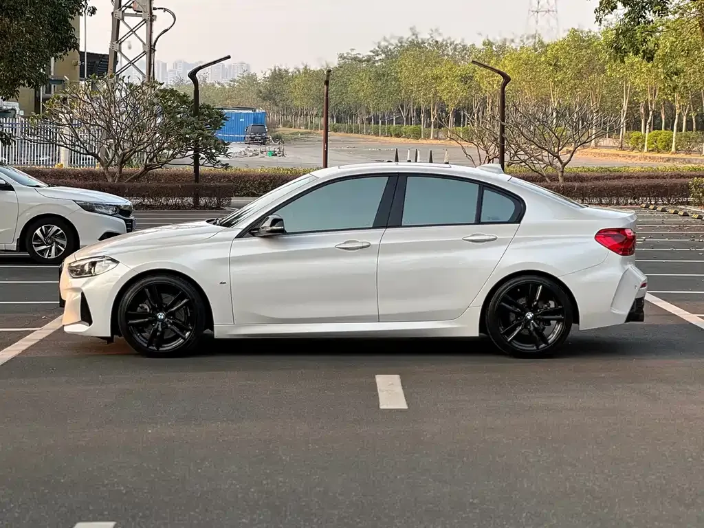 BMW 1 Series 2021 из CN, фото 5