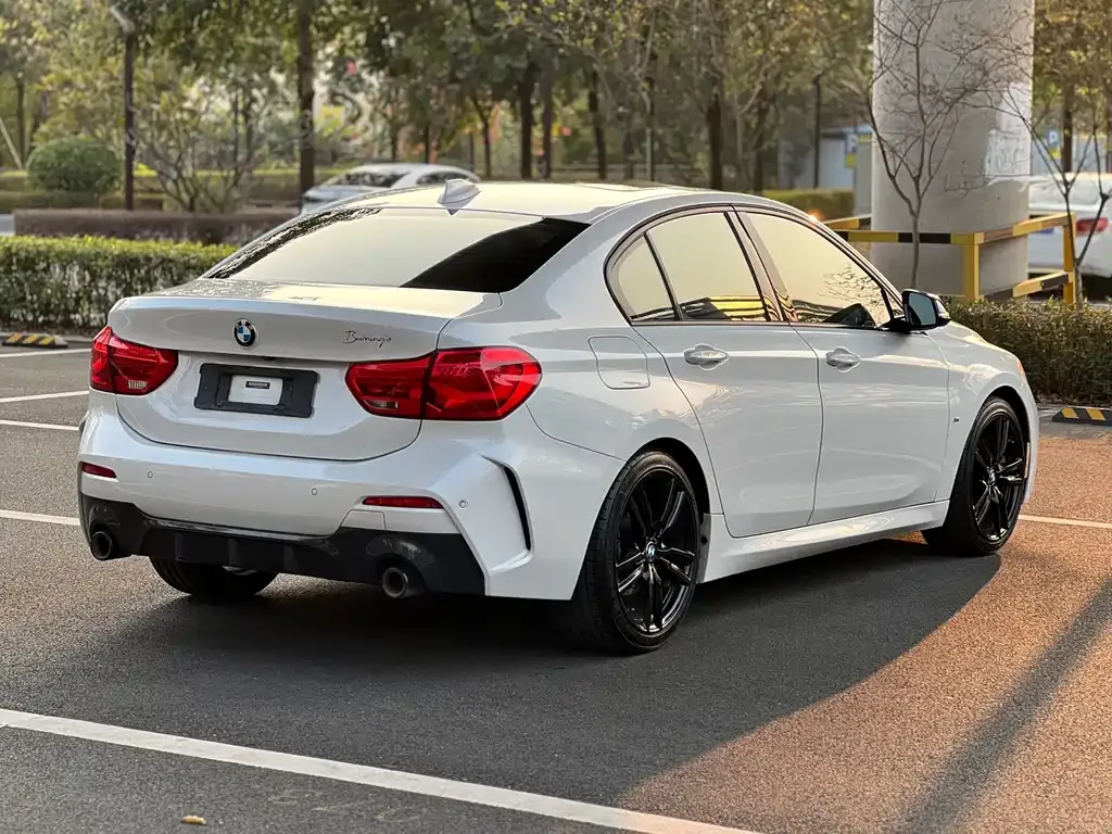 BMW 1 Series 2021 из CN, фото 10