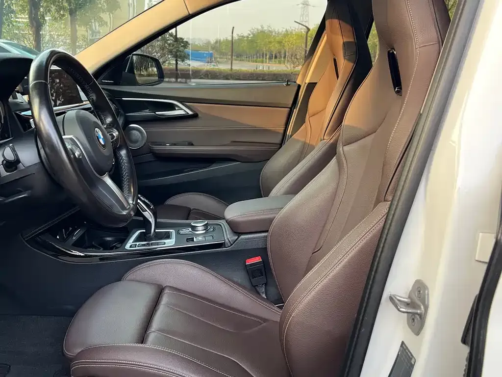 BMW 1 Series 2021 из CN, фото 3