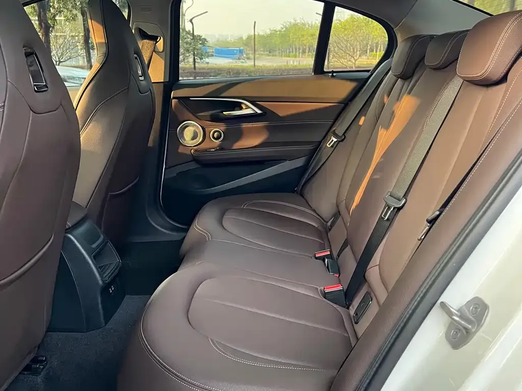 BMW 1 Series 2021 из CN, фото 6