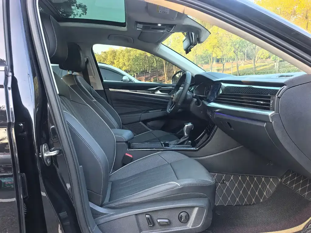 Volkswagen Passat 2022 из CN, фото 4