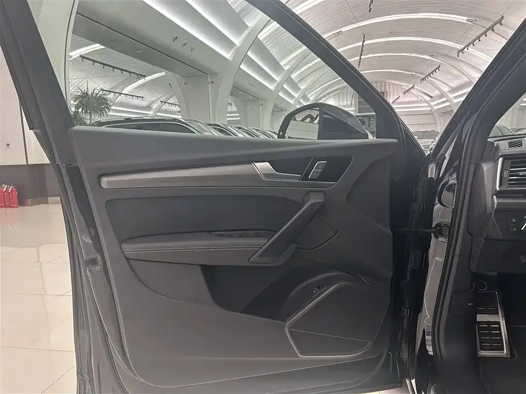 Audi Q5L 2025 из CN, фото 5