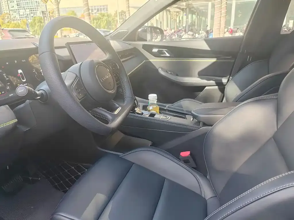 Lynk & Co 03 2023 из CN, фото 7